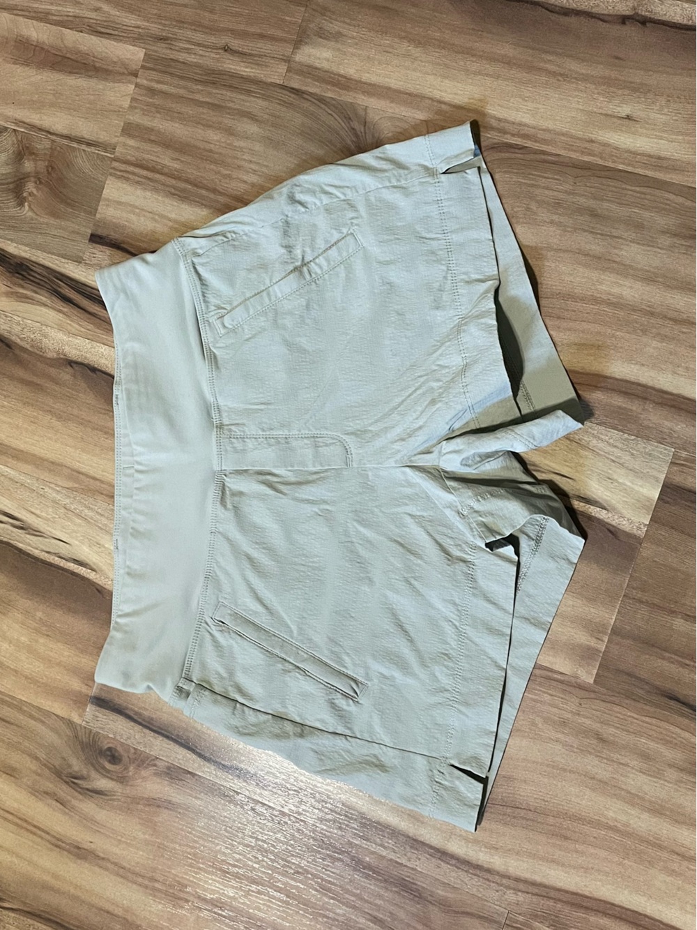 Athleta Trekkie North Hiking Performance Shorts Light Khaki Tan Women's Size 6